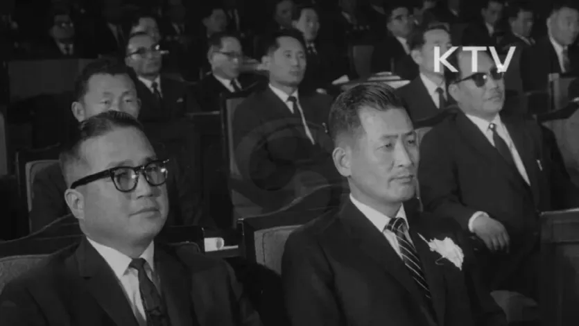 남자 머리스타일 모범 예시.jpg