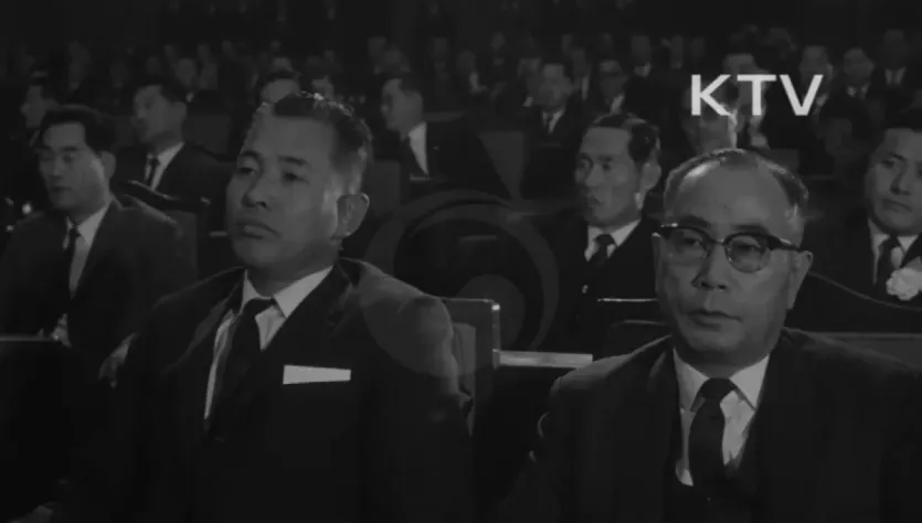 남자 머리스타일 모범 예시.jpg